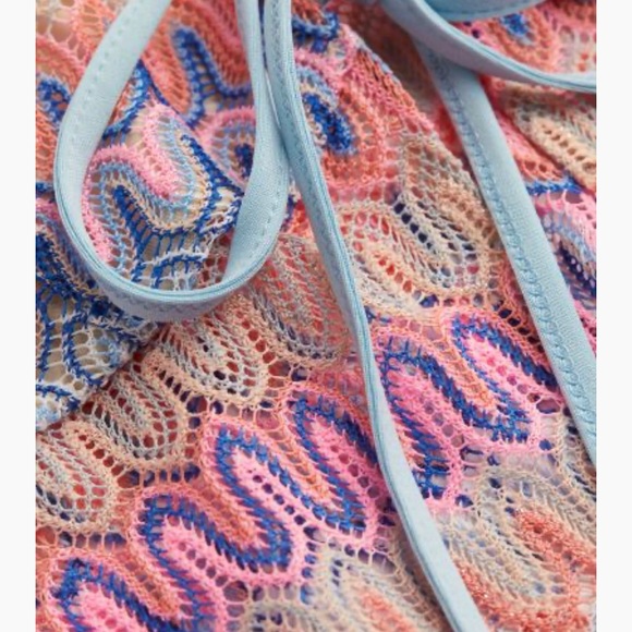 H&M Crochet-look Tie-detail Top size XL - Picture 2 of 11